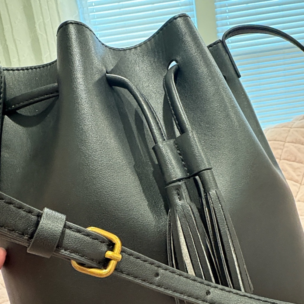 Sale today! Chic J. Crew Black Tassel Bucket bag - Picture 10 of 11